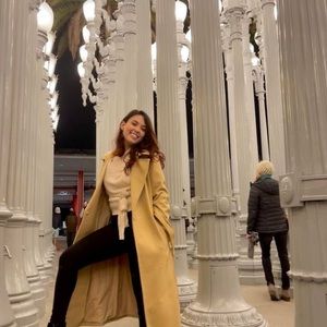 Meet your Posher, Betsabe